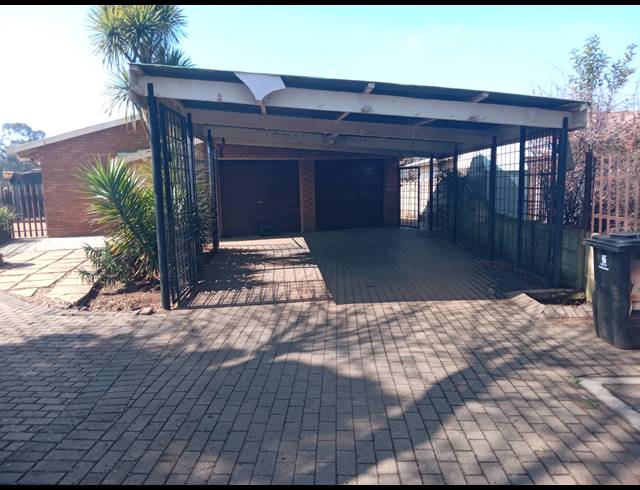 3 BEDROOM HOUSE FOR SALE IN STRUBENVALE